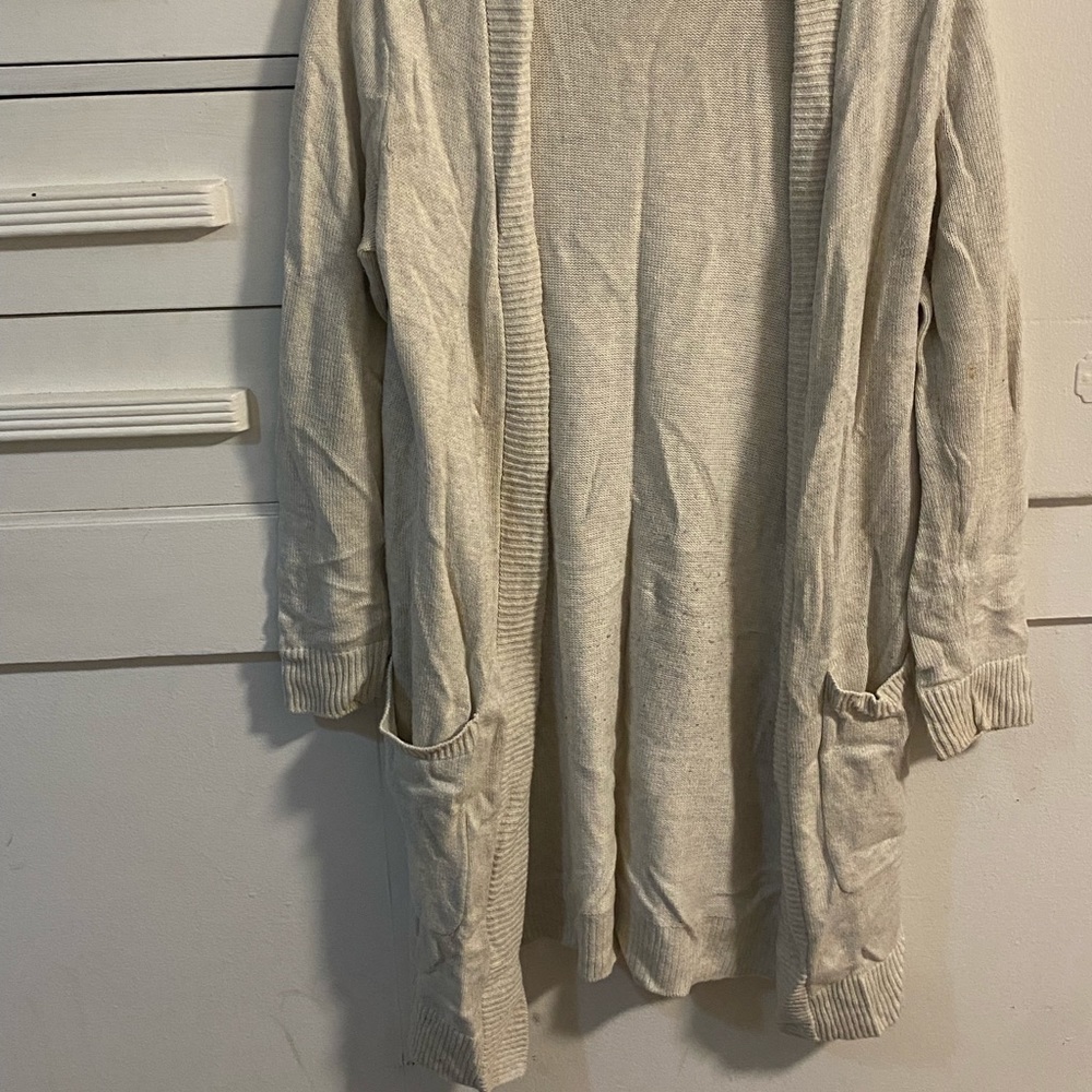 🎉5/$30 - Cream Roots long cardigan - flawed - Picture 4 of 4